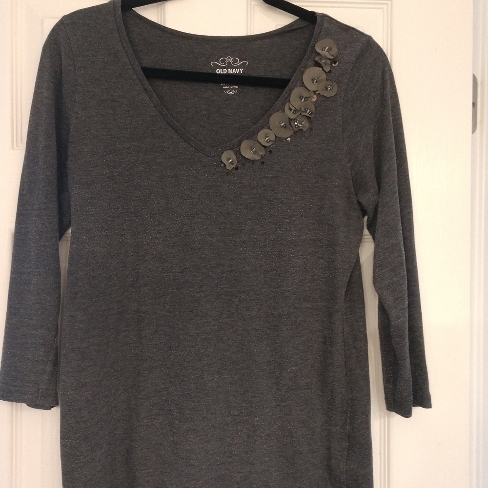 Old Navy cute Gray Top